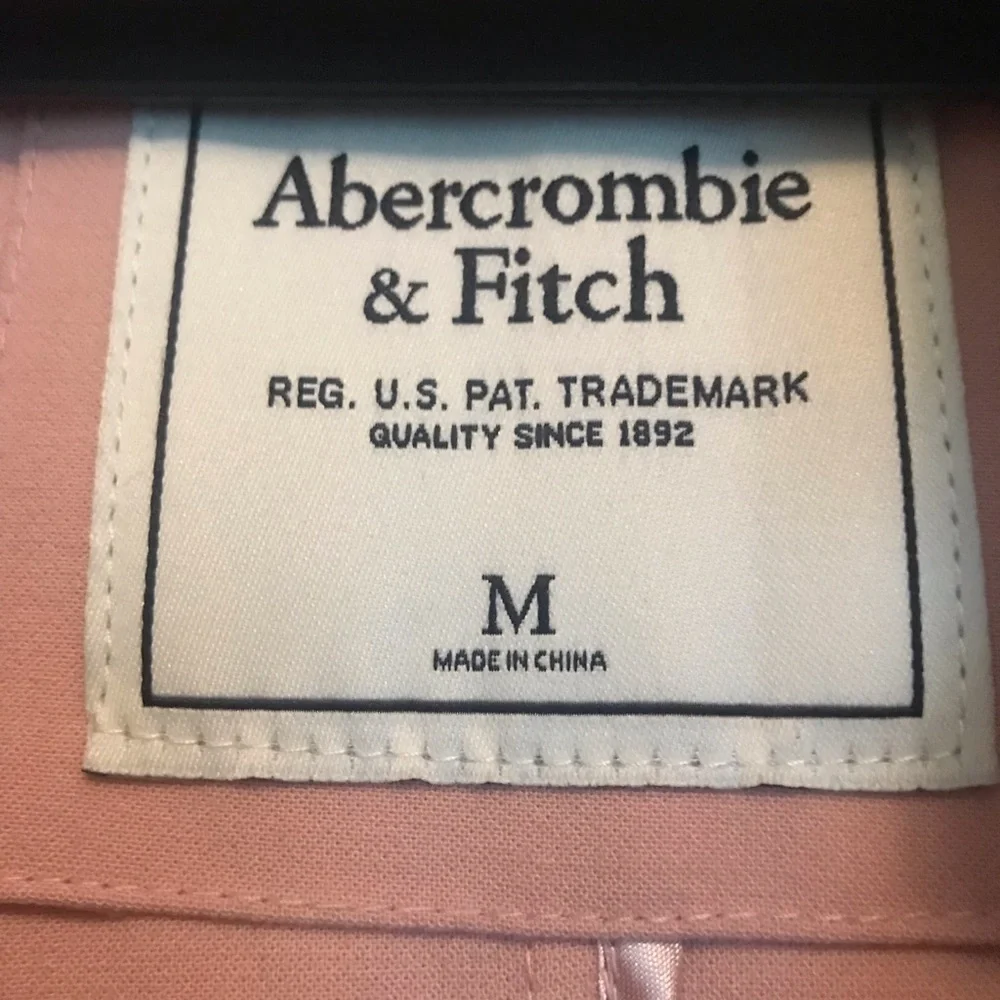 Elegant Pink Trench Coat - Picture 6 of 15